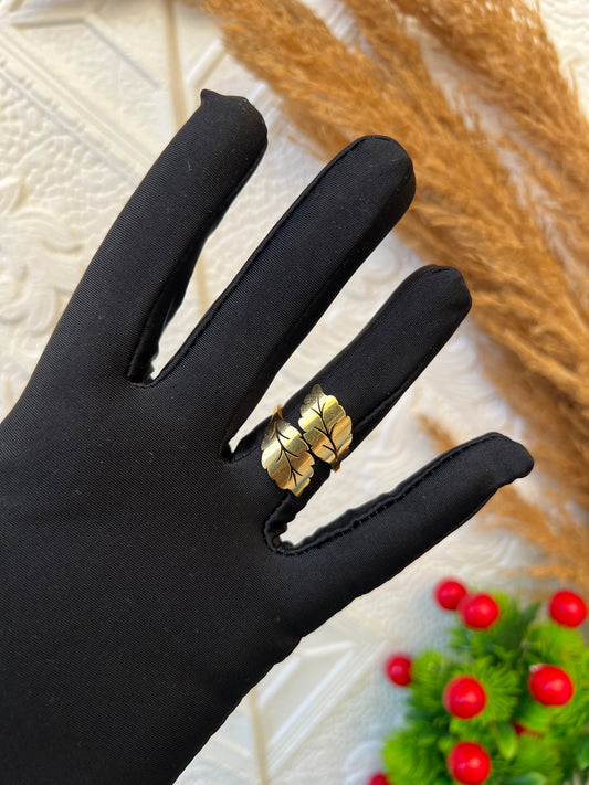 Ajoke gold ring