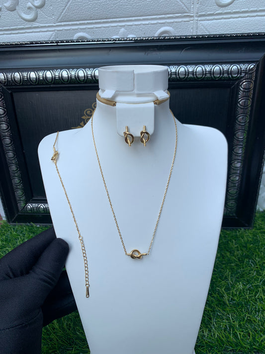 Gold knot set