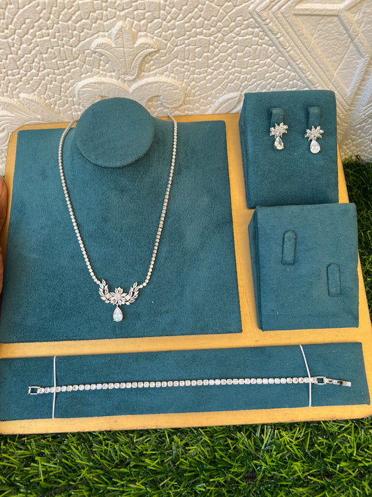 Silver jewelry set