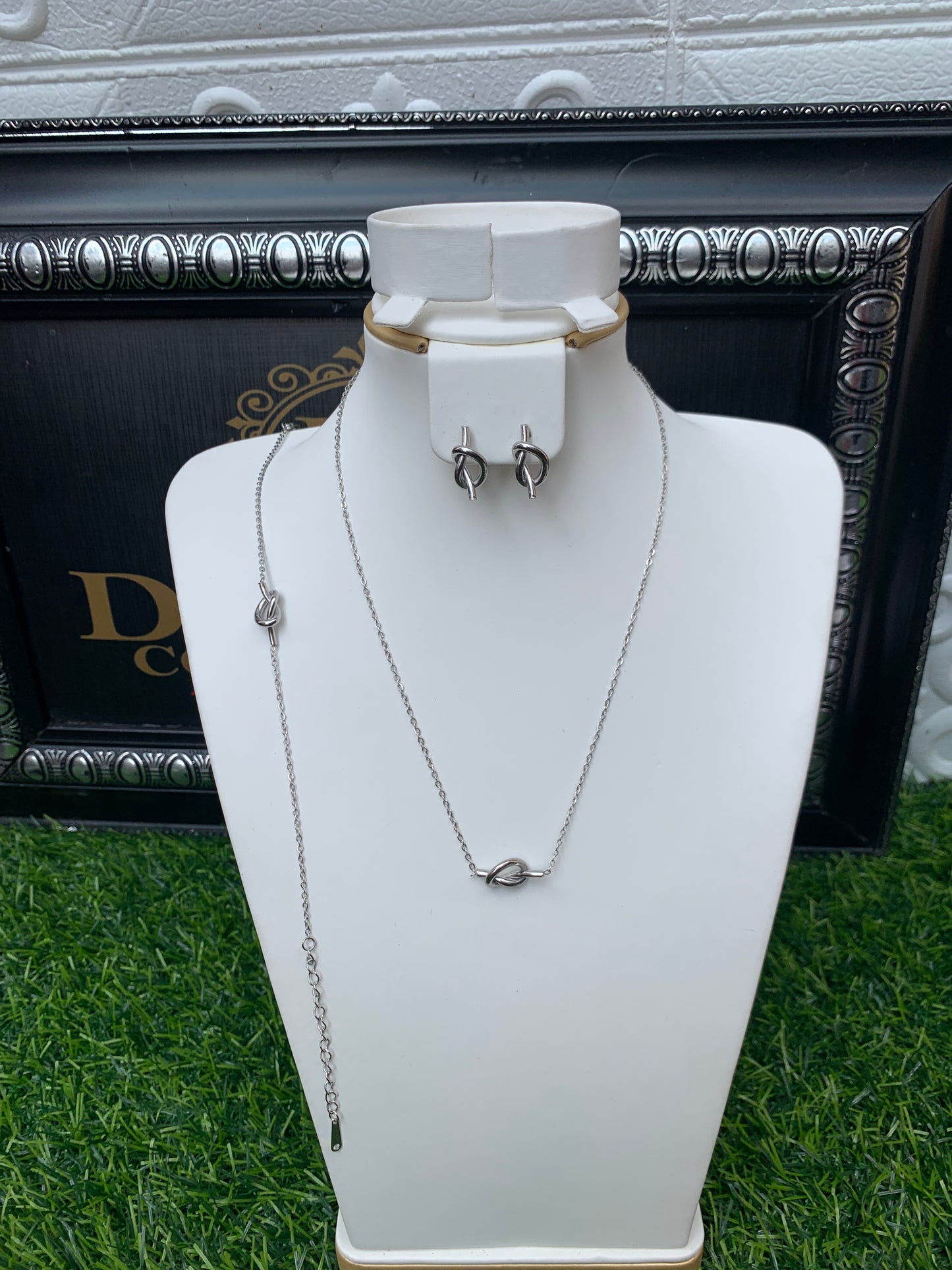 Silver knot set