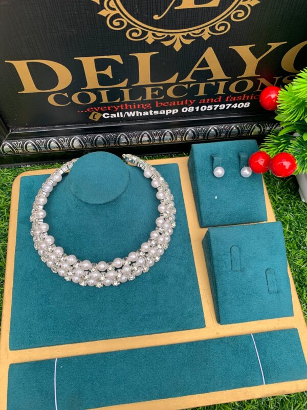 Silver pearl choker set