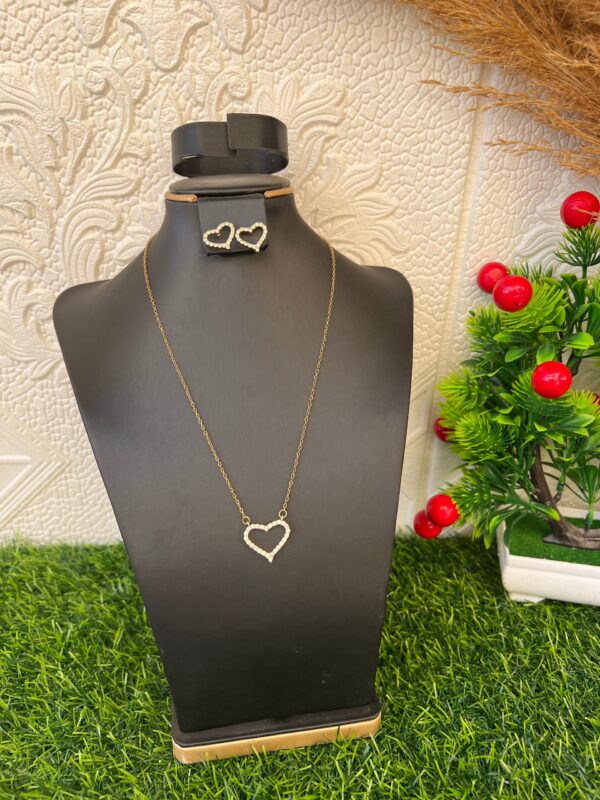 Gold stoned set