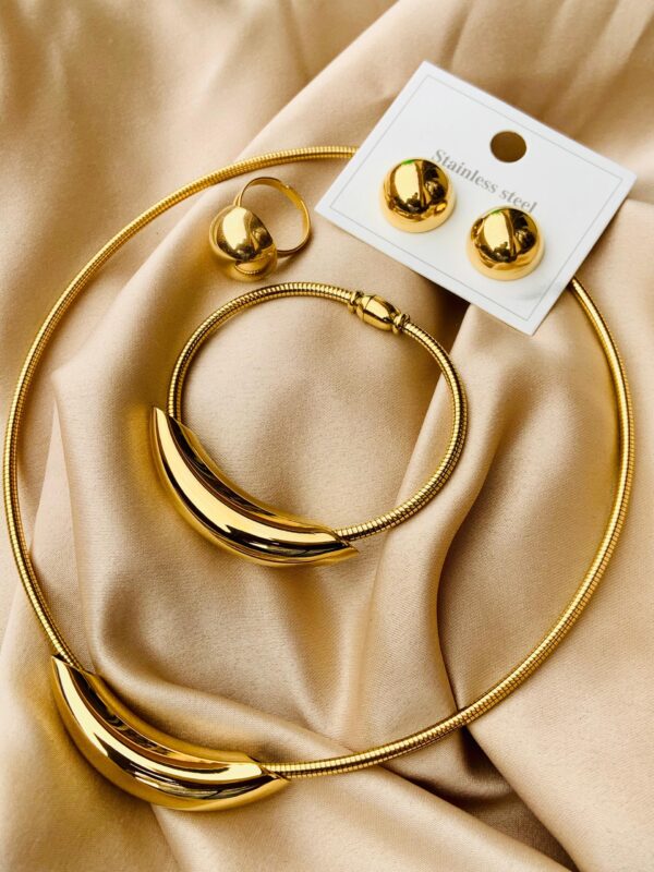 Gold owambe jewelry set