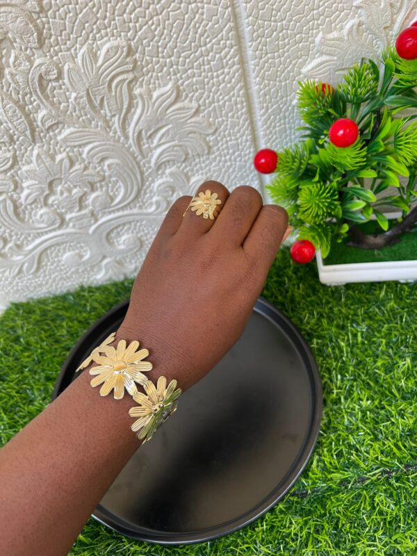 Gold ring and bangle set