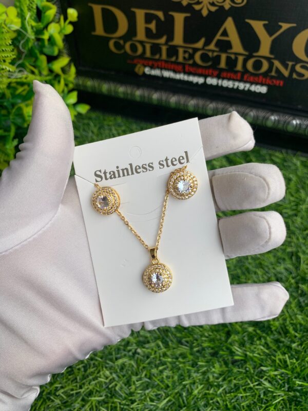 Gold jewelry set