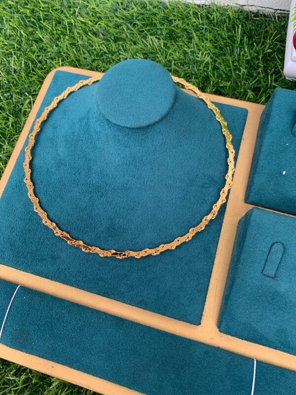Gold choker