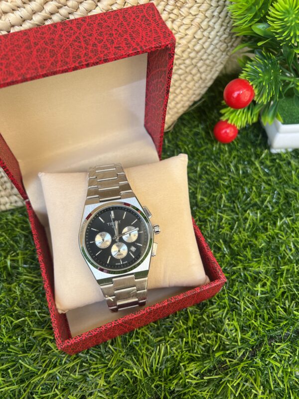 Silver black chain wristwatch