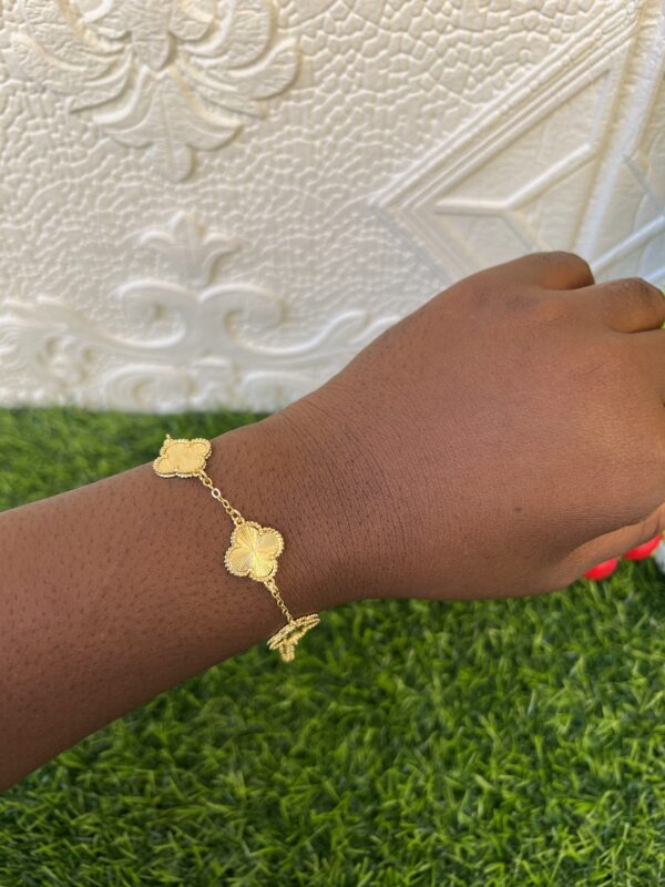 Gold VCA bracelet