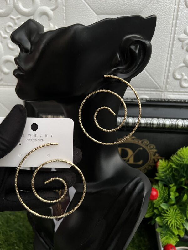 Divine gold earrings