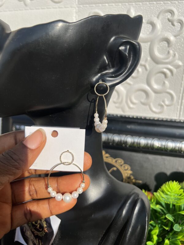 Gold pearl earrings