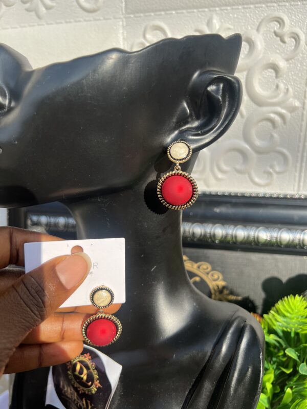 Offwhite/red earrings