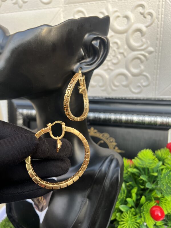 Gold solid hoop