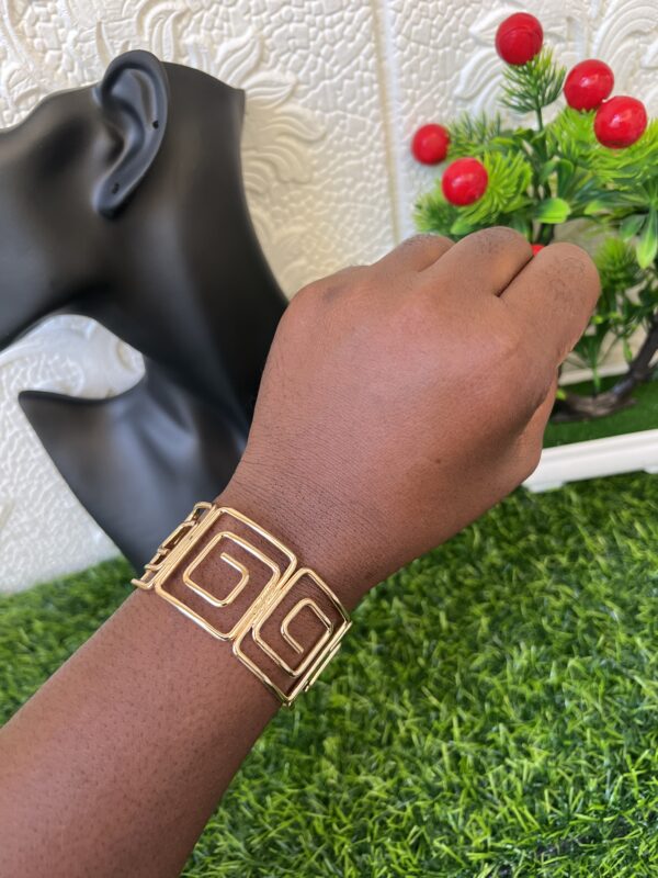 Gold adjustable bangle