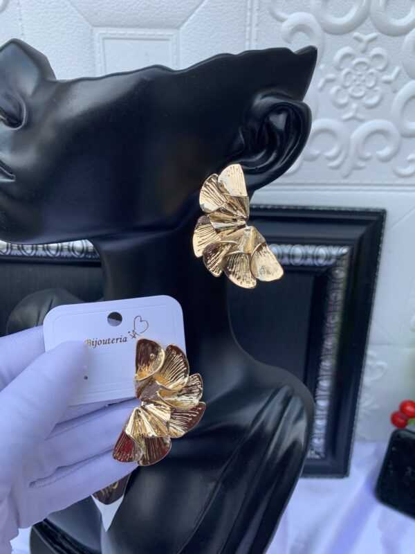 Marv gold earrings