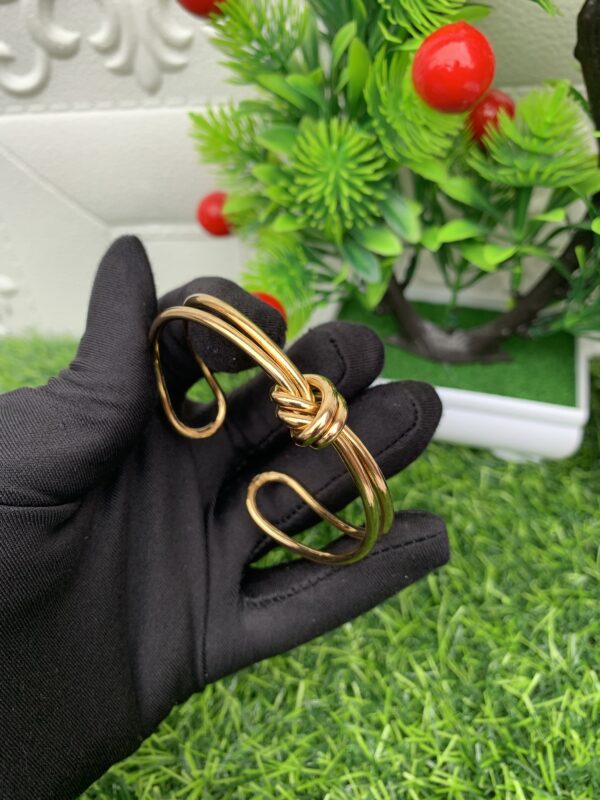 Mimi adjustable gold bangle