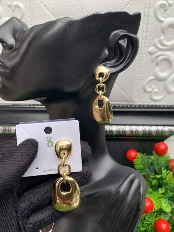 Amara gold earrings