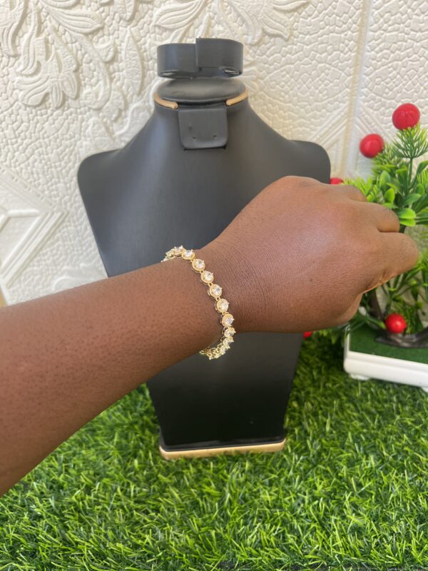 Gold stoned bracelet