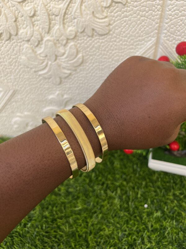 Praise gold bangle