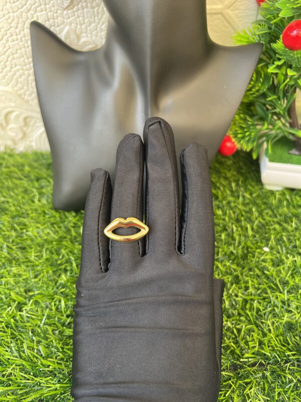 Lizzy gold ring