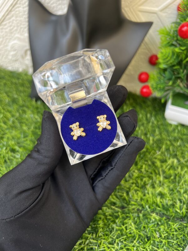 Layo gold stud