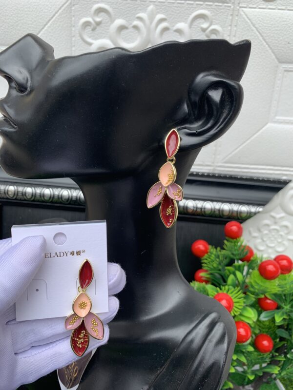 Wine/nude earrings
