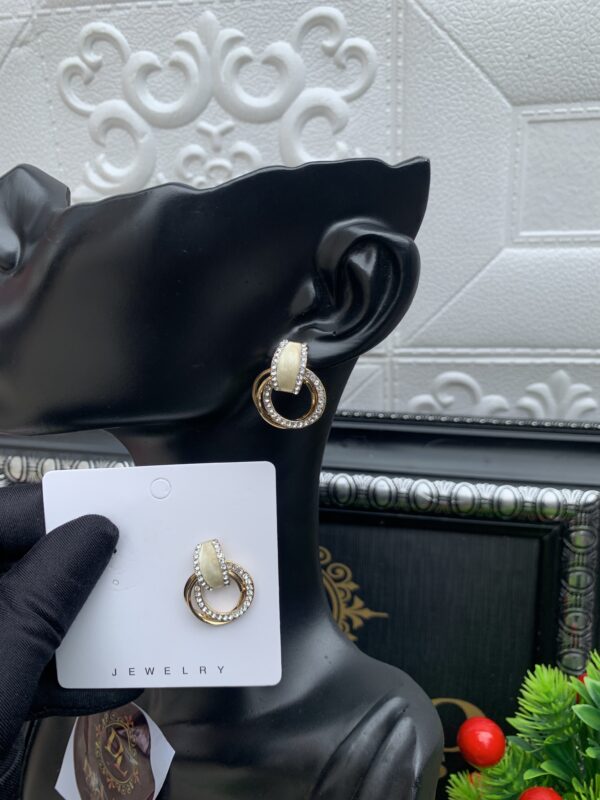 Offwhite/gold earrings