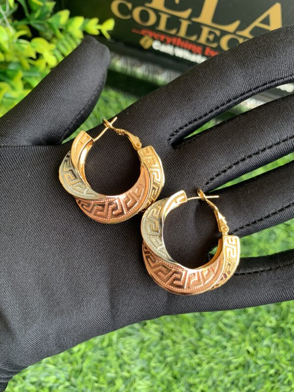 Three tone steel hoops