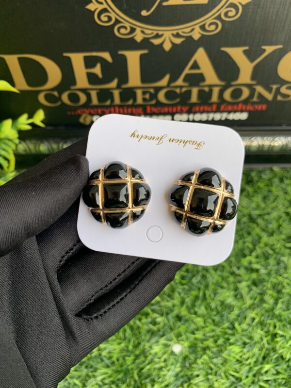 Gold and black bold stud