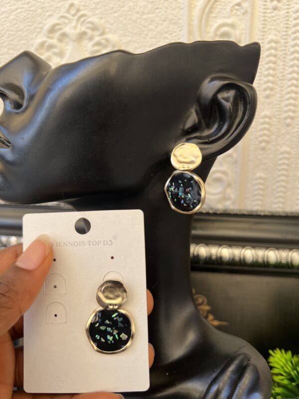 Gold/black earrings 2