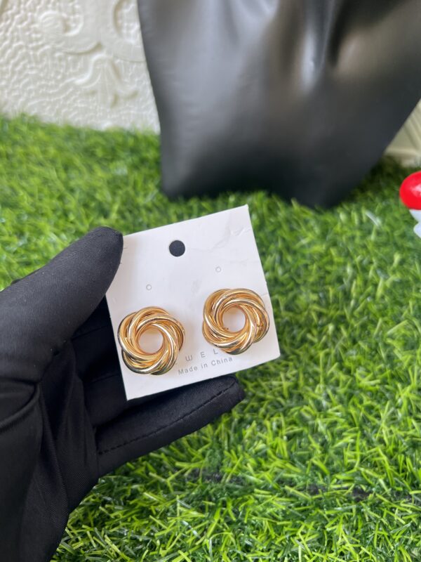 Fashion earrings