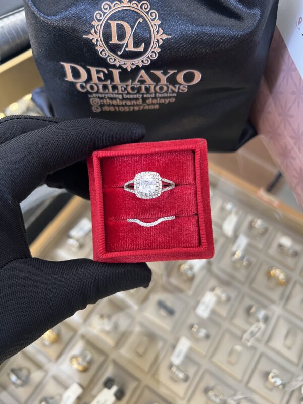 Layo bridal ring set