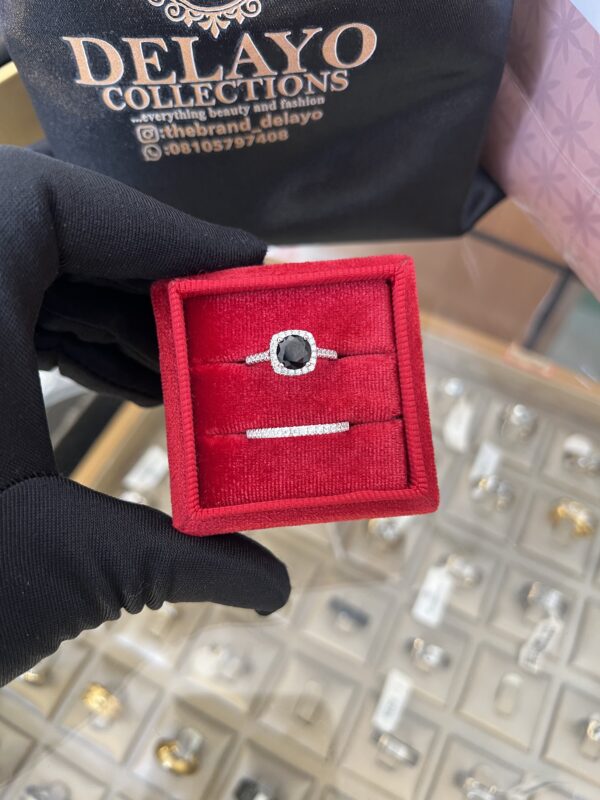 Black stoned bridal ring set