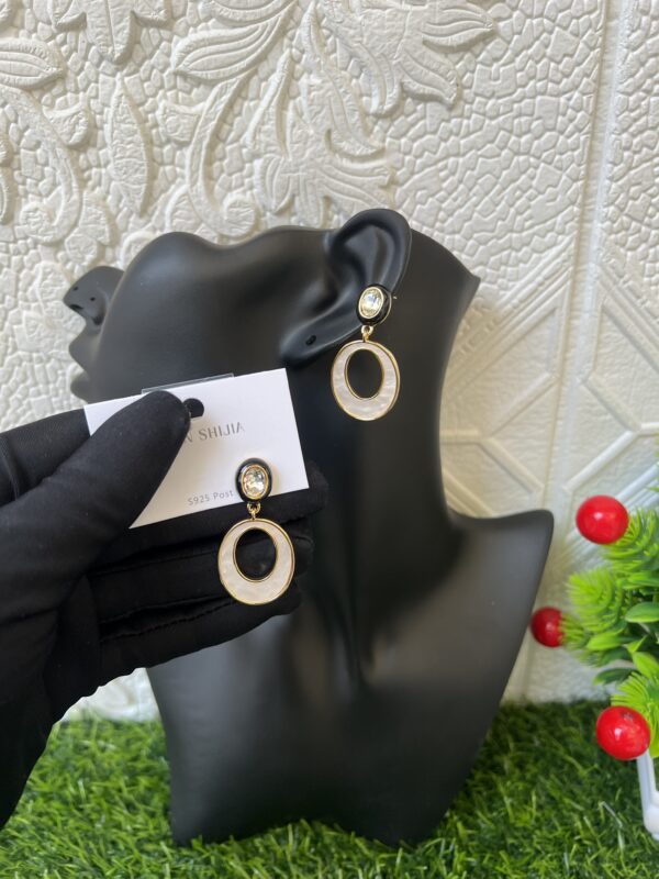 Offwhite/ black earrings