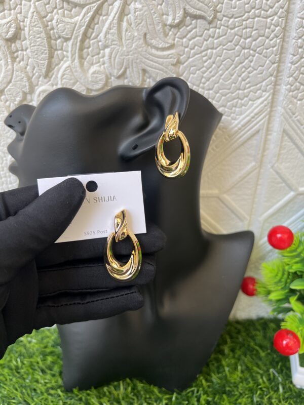 Tiana gold earrings