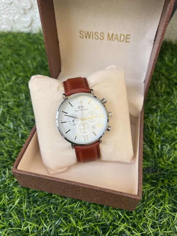 Brown leather DW wristwatch for Him 👑