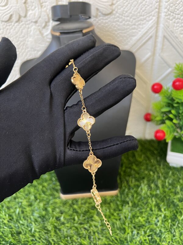 Gold Fashion VCA bracelet