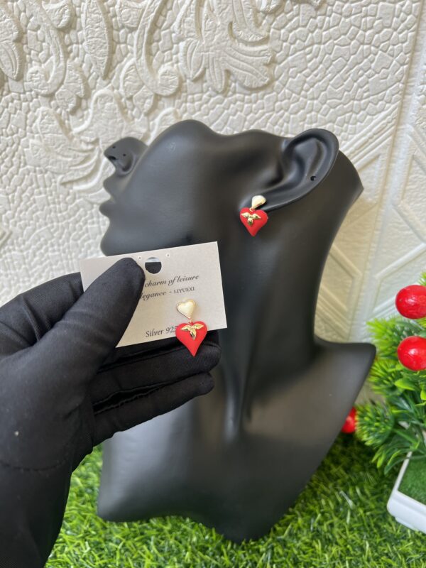 Offwhite/red love earrings