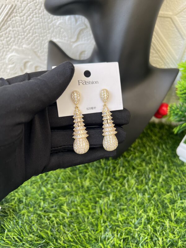 Fujiri gold stoned earrings