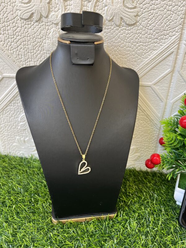 Lulu gold necklace