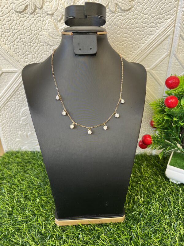 Shilla gold necklace with droppings
