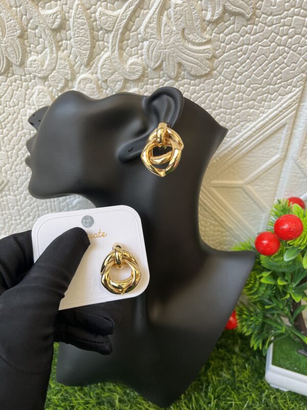 Priya gold earrings