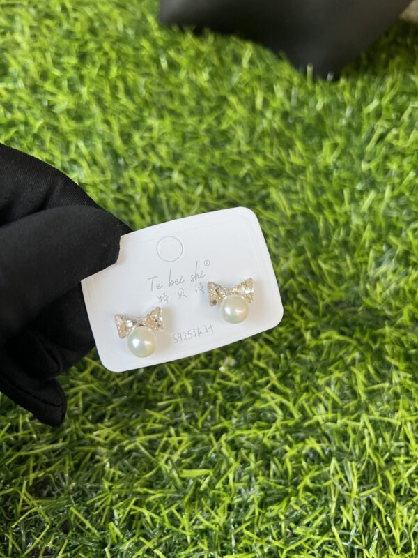 Kiddies silver/pearl stud