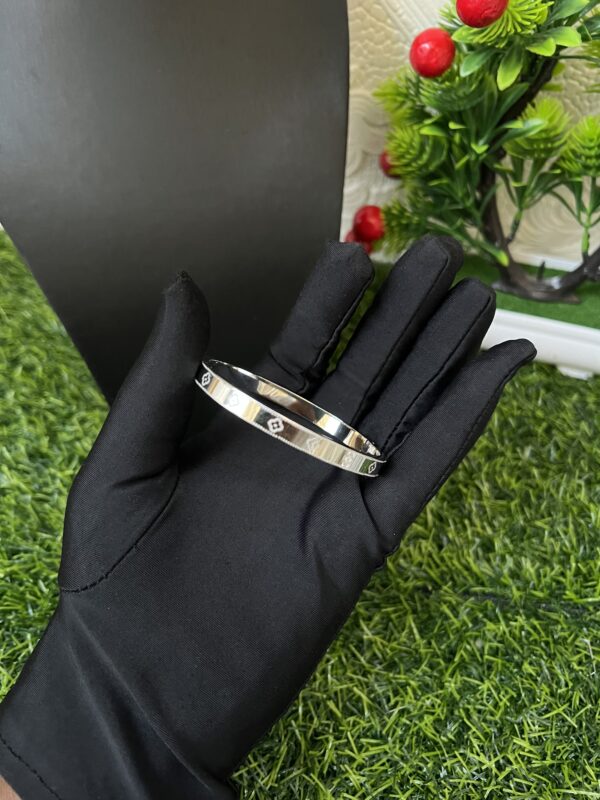 Silver unisex bangle