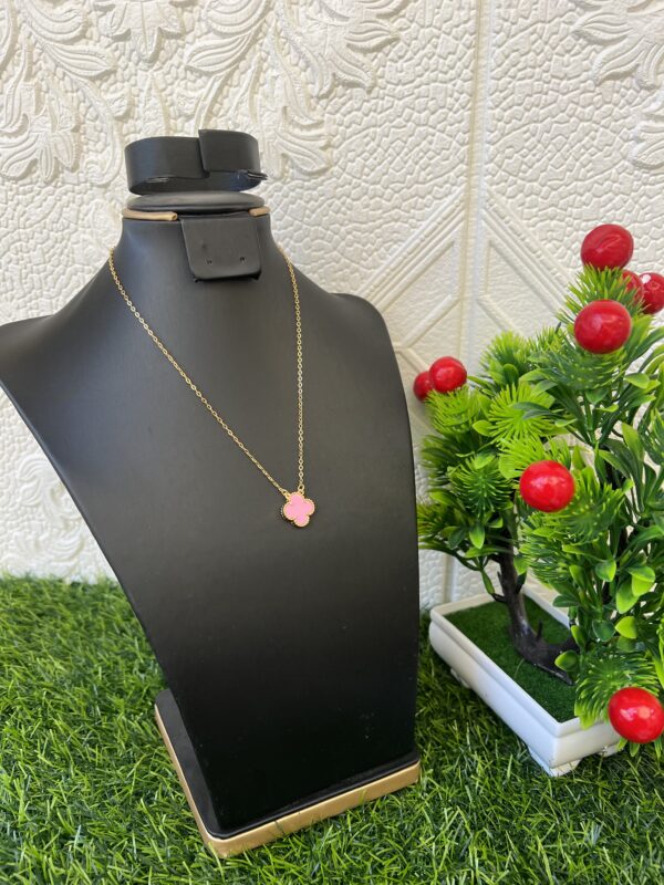 Pink/gold necklace