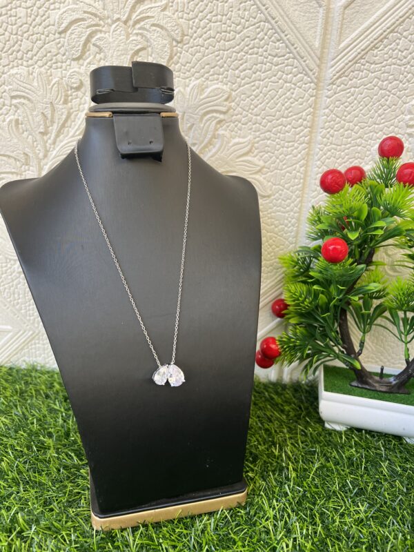 Silver stoned necklace