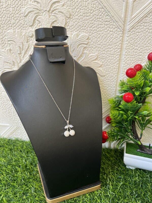 Silver leaf necklace