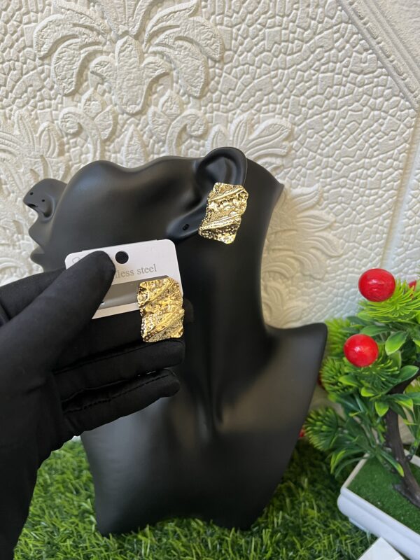 Kezi gold earrings