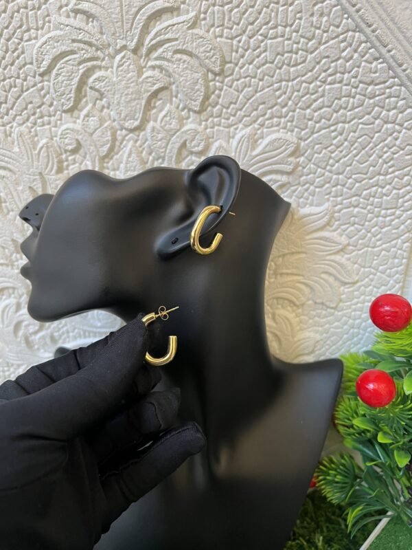 Vanny gold hoops