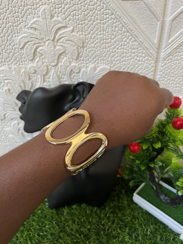 Ceci gold chunky bangle
