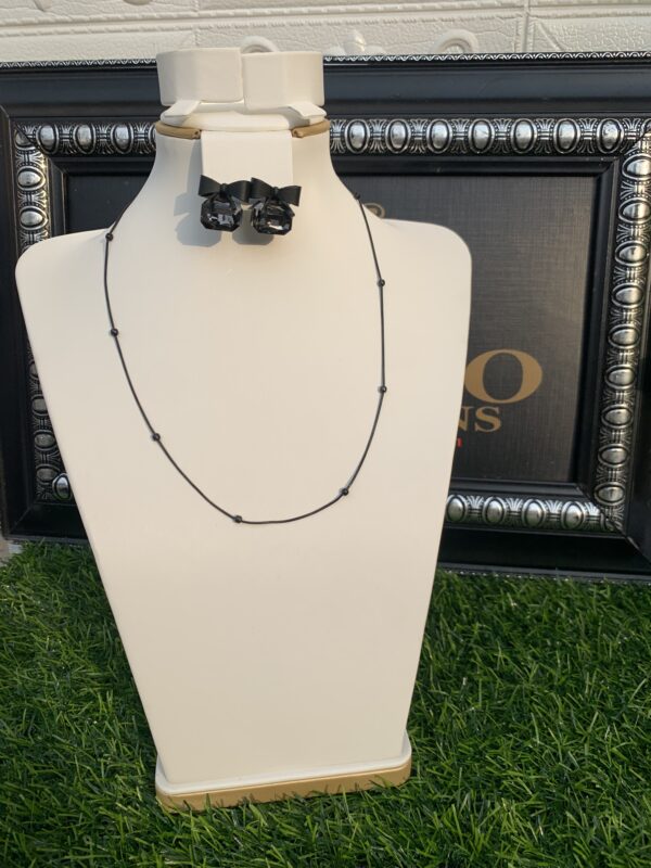 Black earrings and necklace set
